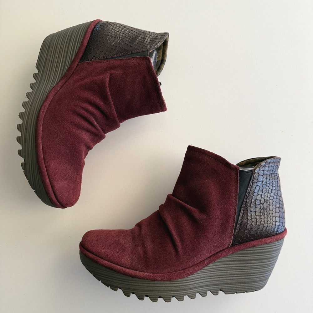 Fly London Yip Side Zip Wedge Faux Snakeskin Suede Wine Red Boots E 40 US‎ 9 9.5